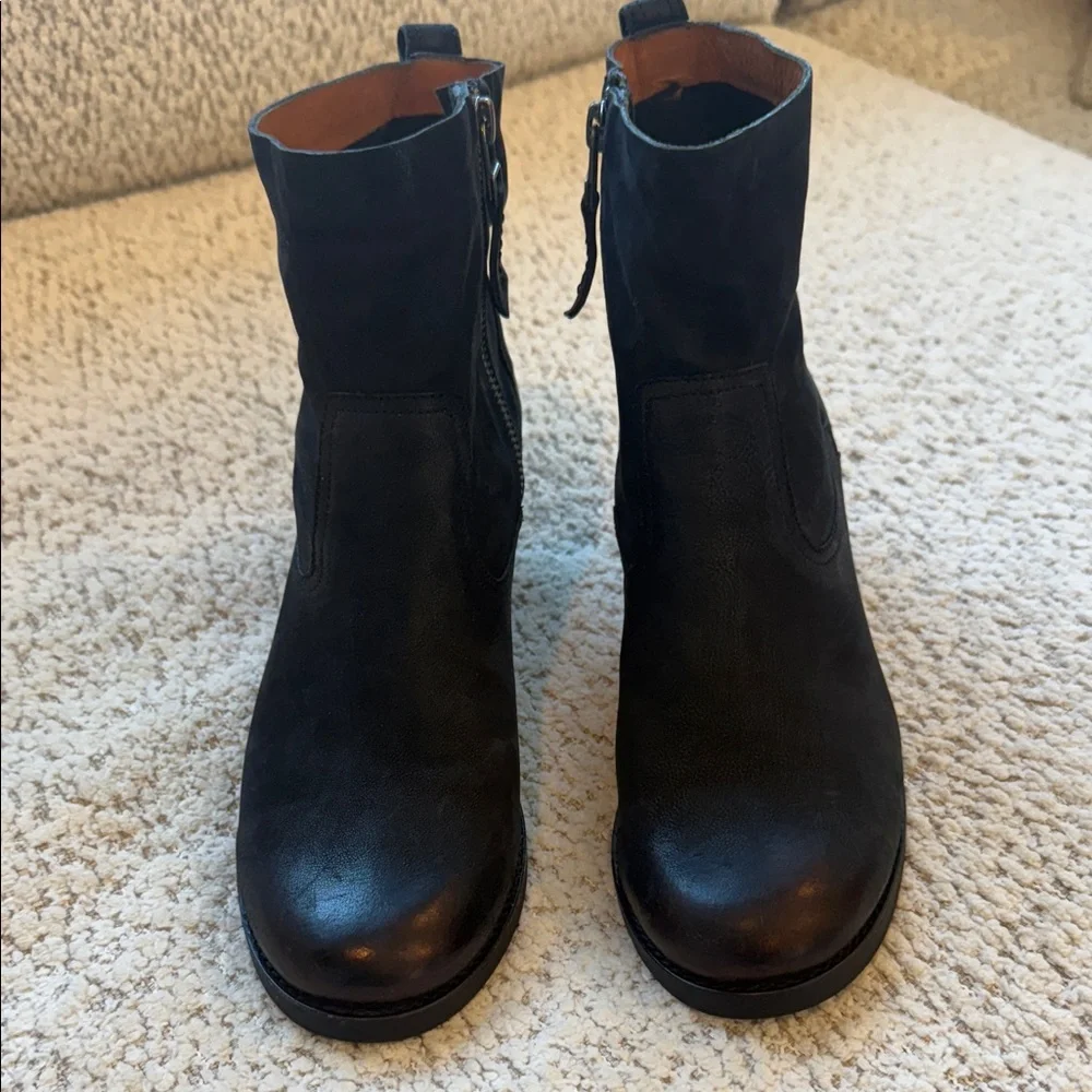 Elegant Black Leather Ankle‎ Booties